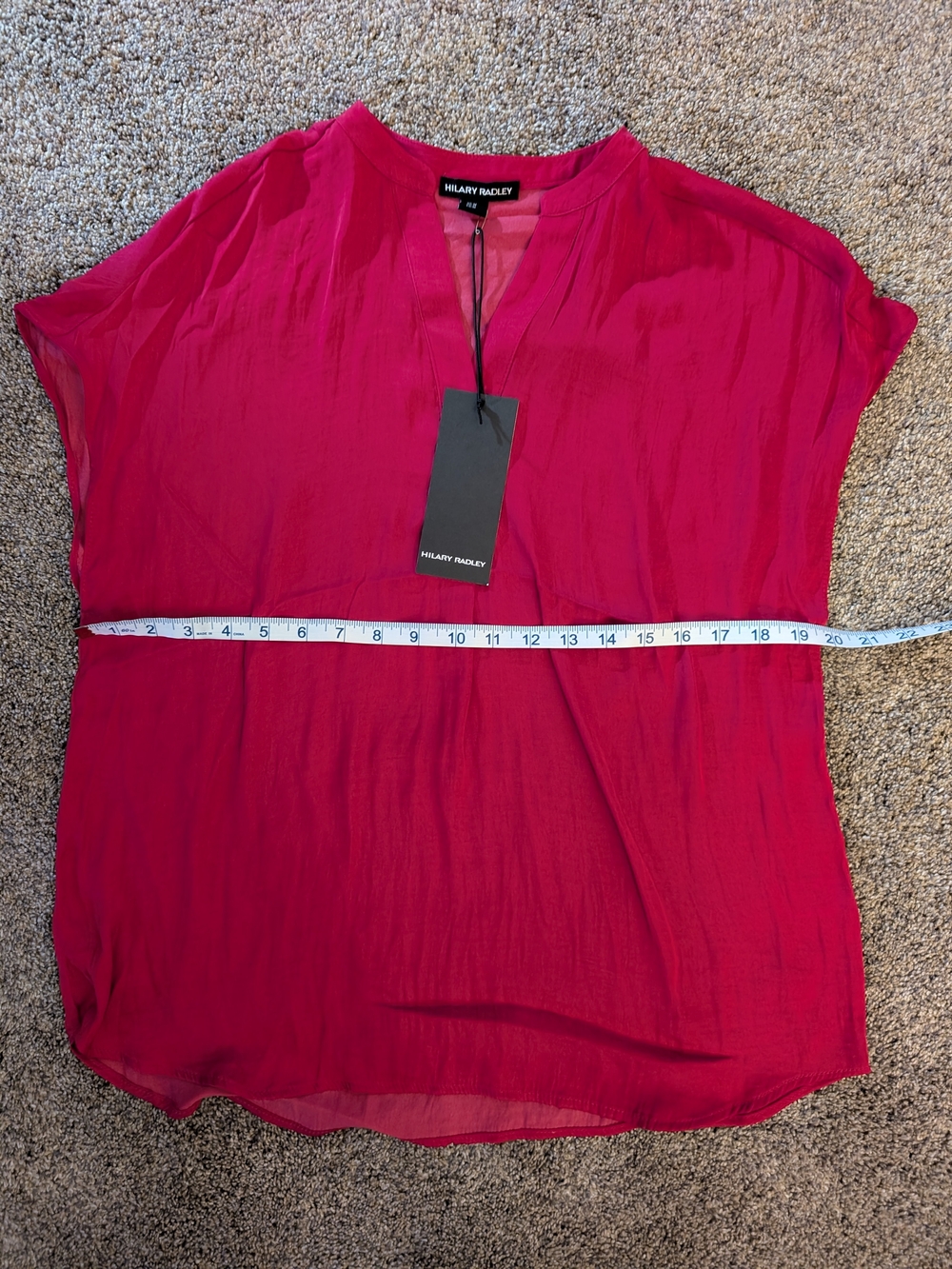 NWT Hilary Radley Women's Bright Fuchsia Short Sleeve V-Notch Blouse Size Medium